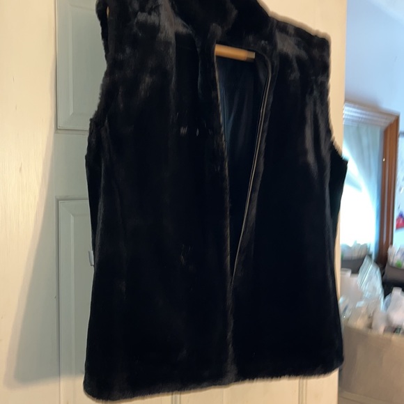 Telluride Collection Co 
Size XL black leather fur lined vest - Picture 9 of 13